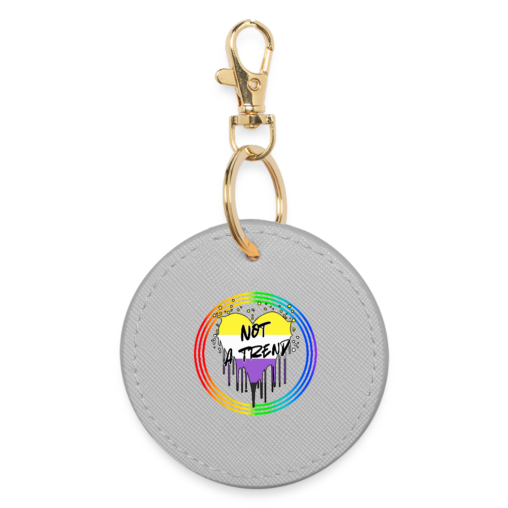 Nonbinary Not a Trend "Regenbogenkreis Edition" - BOUTIQUE Schlüsselanhänger - Grau